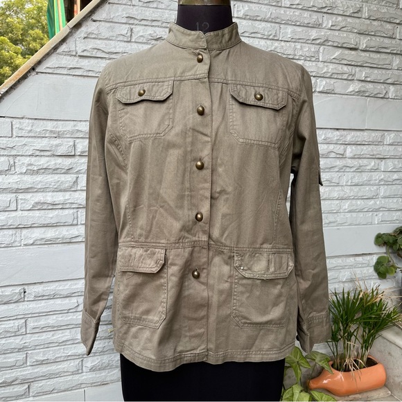 Tops - SOLD ❌ Khakhi Green Shirt